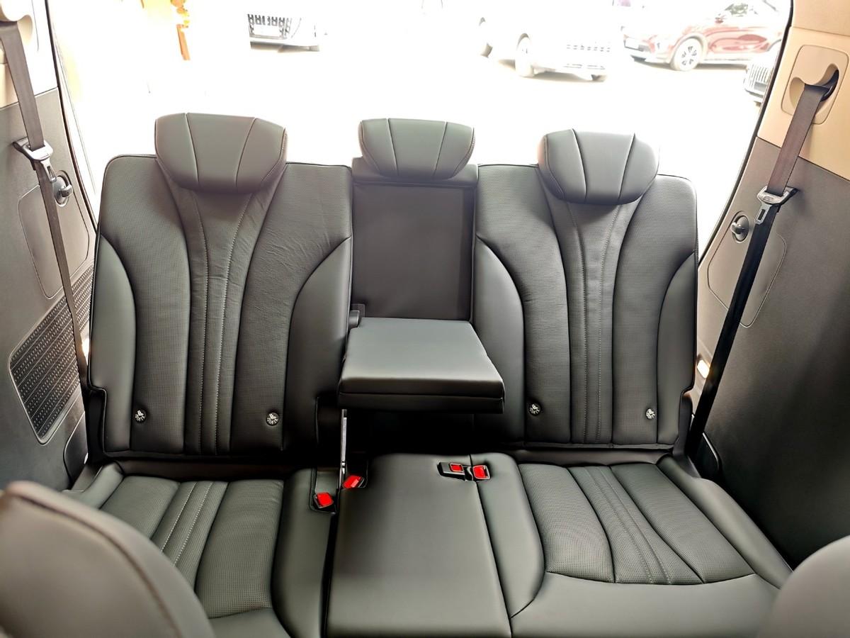 騰勢D9新對手?探店實拍紅旗HQ9 PHEV 售價35.88萬元起