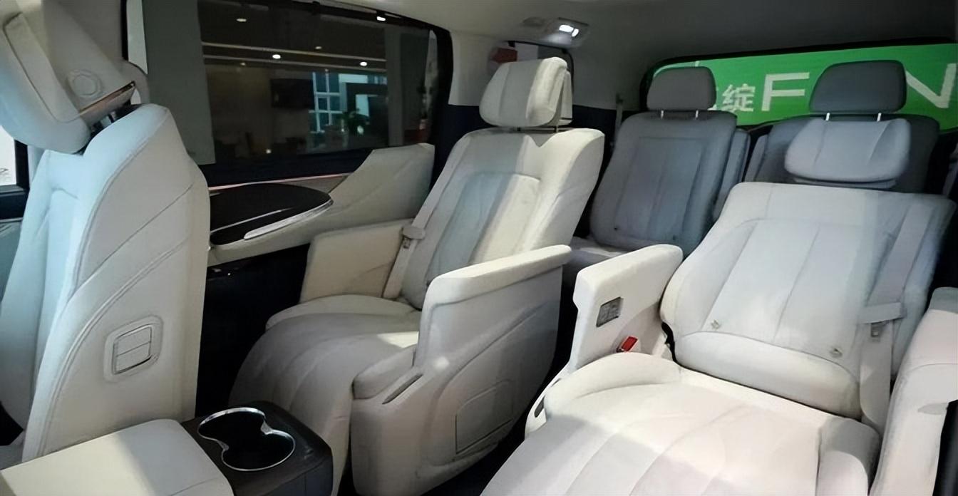 準備入手MPV?騰勢D9戶型看完別克GL8陸尊PHEV