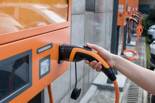 新能源時代,要和燃油車說再見嗎?