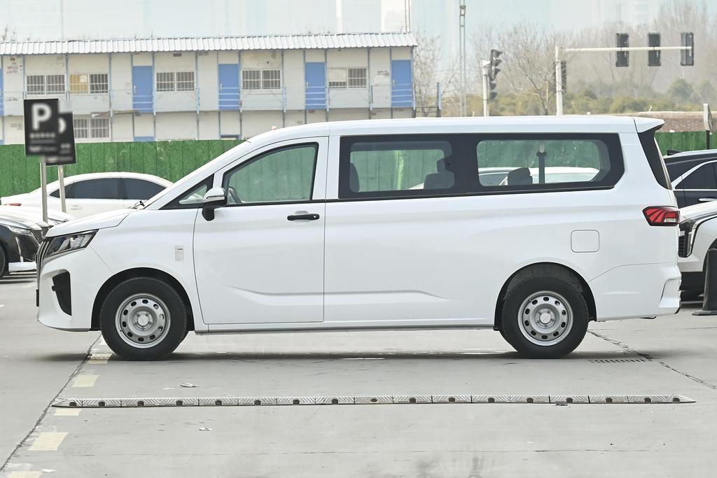 BAW北汽制造王牌M7 MPV才是家庭代步神器。