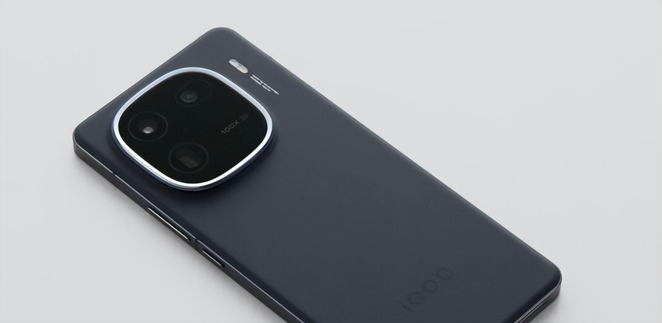 iQOO 13系列存在變數,大杯上與不上是個問題