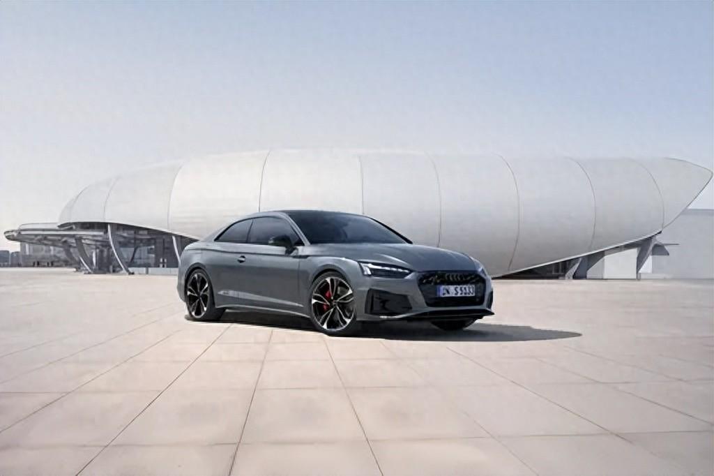 2024 奧迪 S5 Sportback:革新外觀與強勁動力引領豪華運動轎車潮流