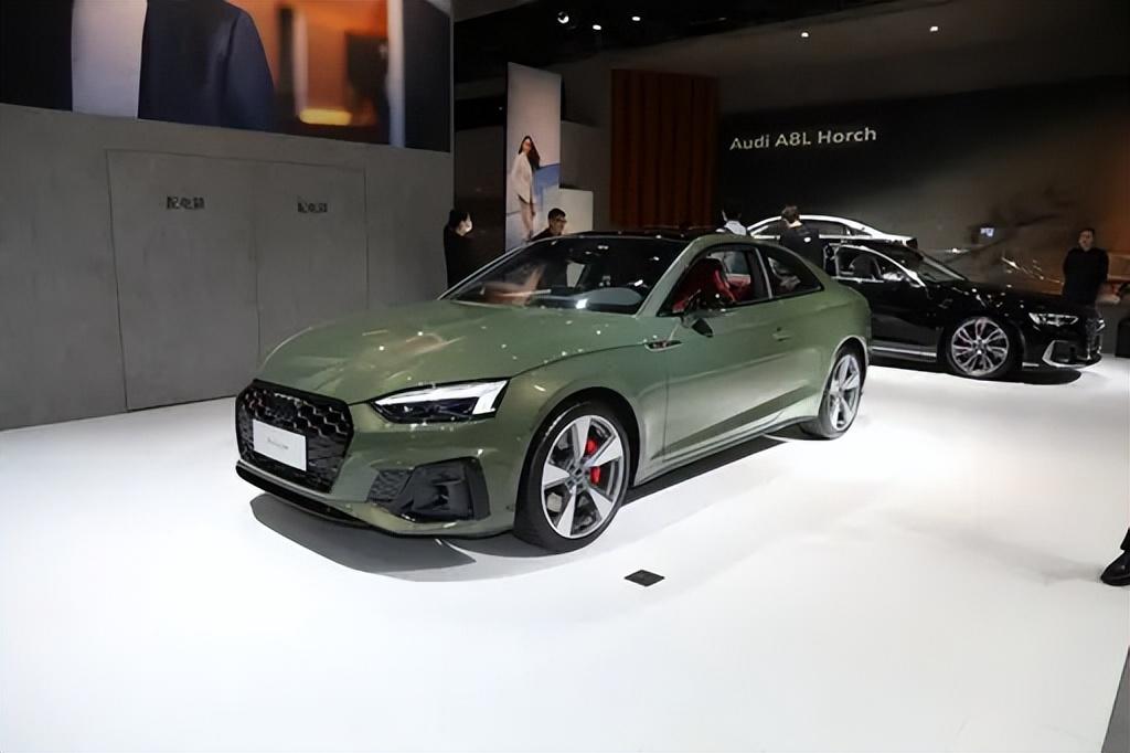 2024 奧迪 S5 Sportback:革新外觀與強勁動力引領豪華運動轎車潮流