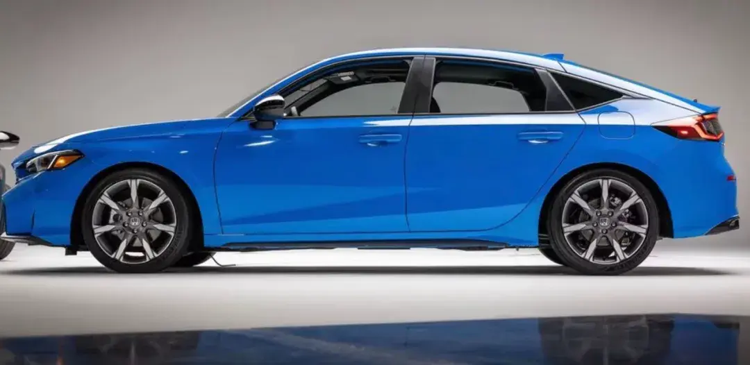 2025款本田思域海外實拍,搭載2.0L混動,百公里綜合油耗4.7L
