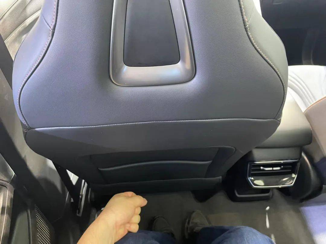 重慶車展丨價格拉到10萬元級,榮威D5X DMH這一波很值了?