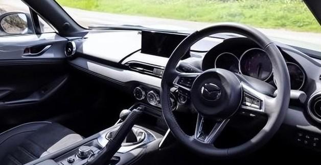 豐田 GR86 與馬自達 MX-5:經濟型跑車的最后較量