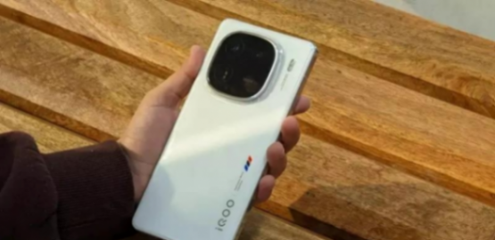 vivo也太狠了!旗艦降1200元,驍龍8Gen3+長焦+雙電芯,內卷到底