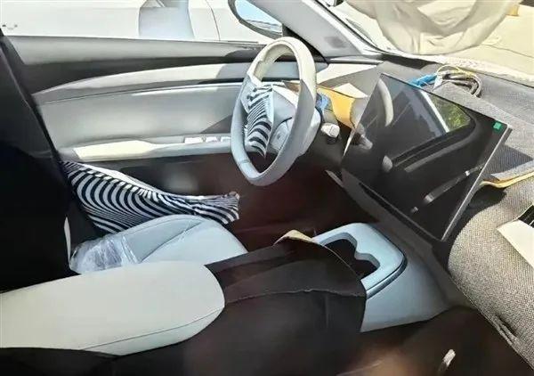 正式定名小鵬M03,小鵬MONA系列首款車型官圖發(fā)布