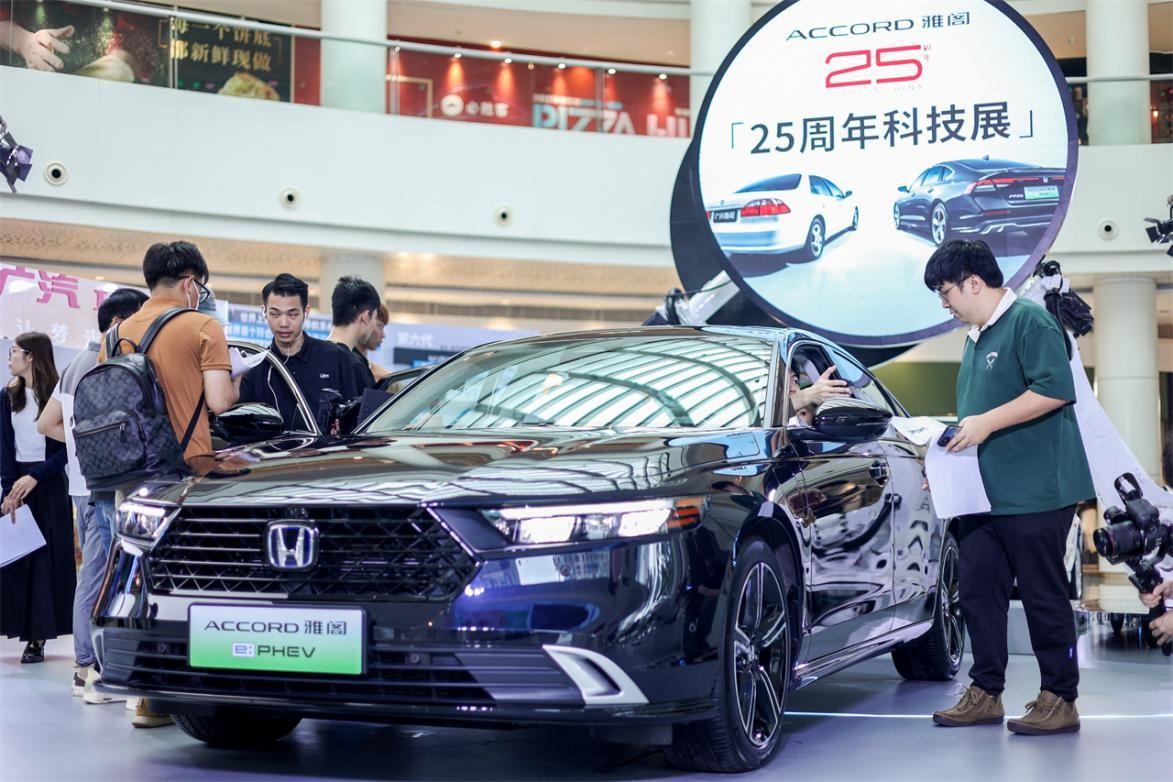 被雅閣硬控的25年:論運動和科技,它是B級轎車里的王