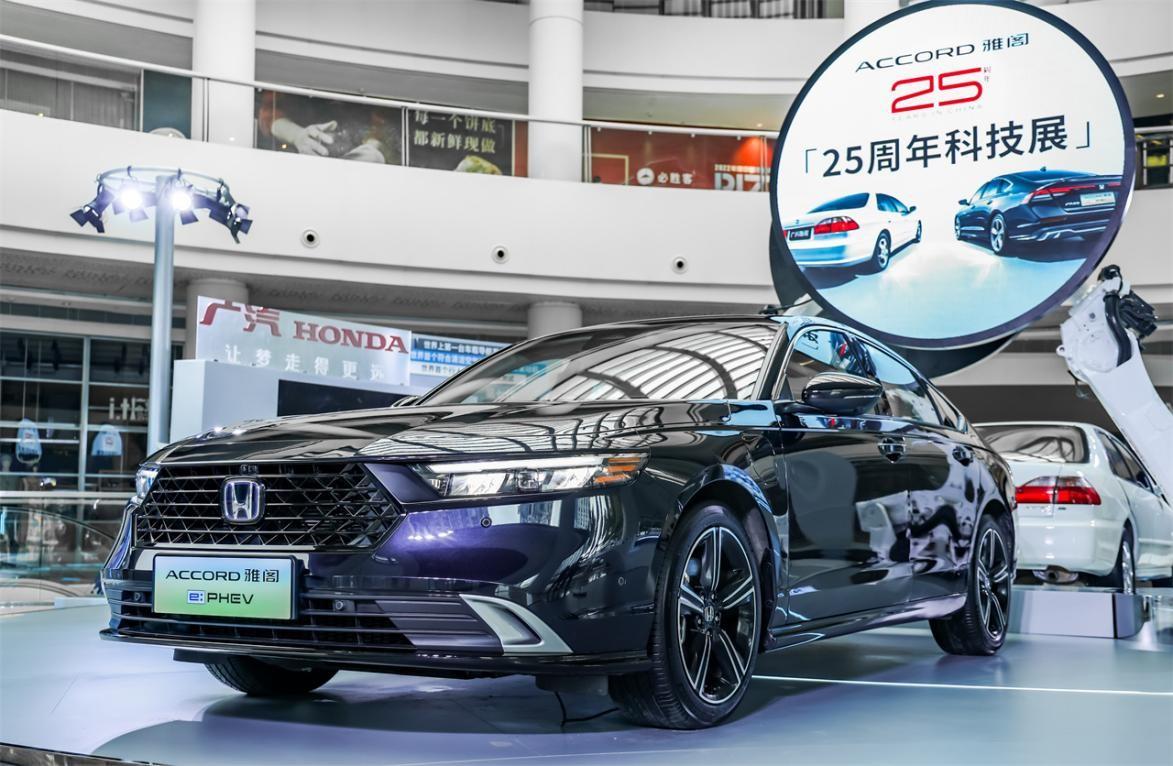 被雅閣硬控的25年:論運動和科技,它是B級轎車里的王