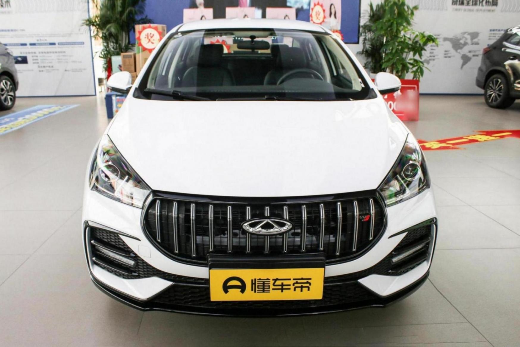 5-7萬元的國產轎車:吉利帝豪、艾瑞澤5、榮威i5,都有哪些優缺點