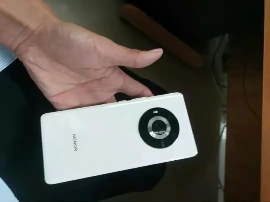 不開機的榮耀Magic3,被我用萬能充救活了,白撿600元