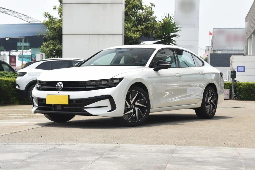 新一代邁騰即將登場,內(nèi)飾換裝三塊屏,新增1.5T動力,能否大賣?