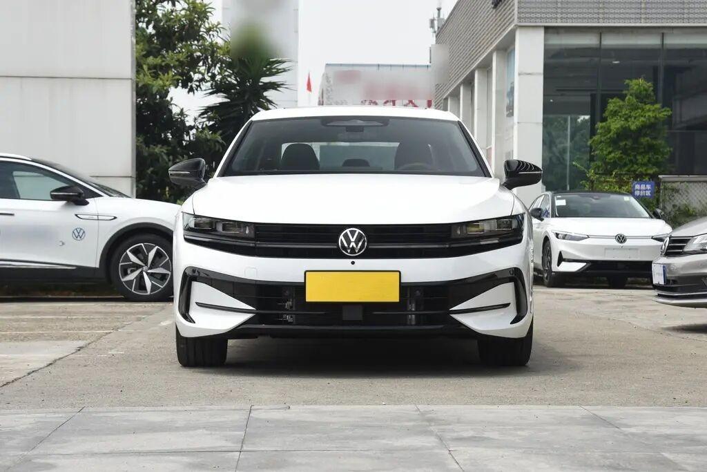 新一代邁騰即將登場,內(nèi)飾換裝三塊屏,新增1.5T動力,能否大賣?
