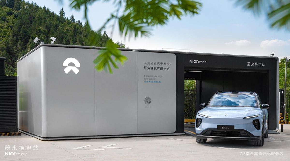 蔚來的第四代電動汽車換電站在144秒內完成換電
