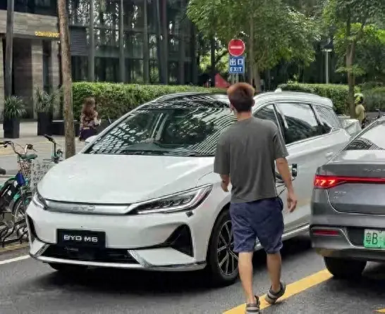 奧德賽的“終結者”,比亞迪M6實車亮相街頭,或低于10萬