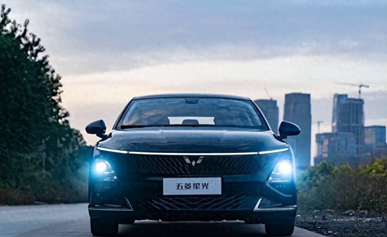 五菱星光PHEV車主親身體驗(yàn):省油省電實(shí)用,但這3個(gè)缺點(diǎn)你得