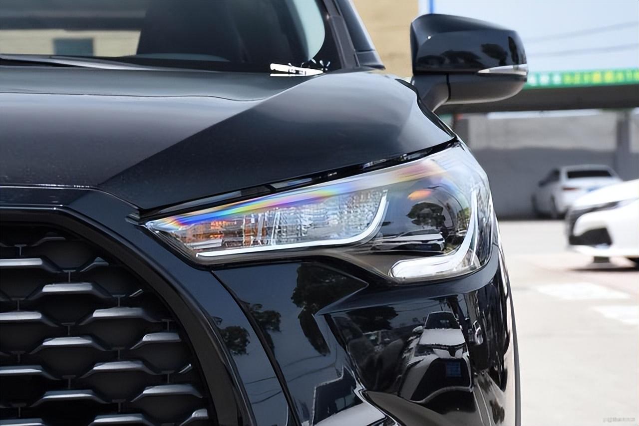 解讀低配車,拍豐田卡羅拉銳放2.0L 先鋒版