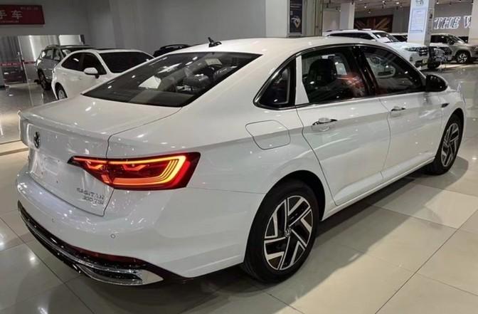 大眾速騰降價5萬,銷量暴漲17558輛,車市價格戰(zhàn)升級,你心