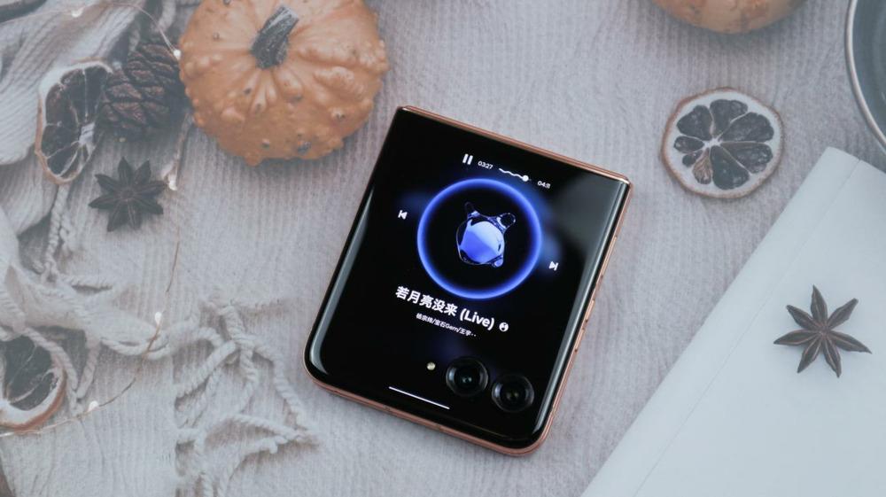 AI加持,全新折疊體驗:moto razr 50 Ultra AI元啟評測
