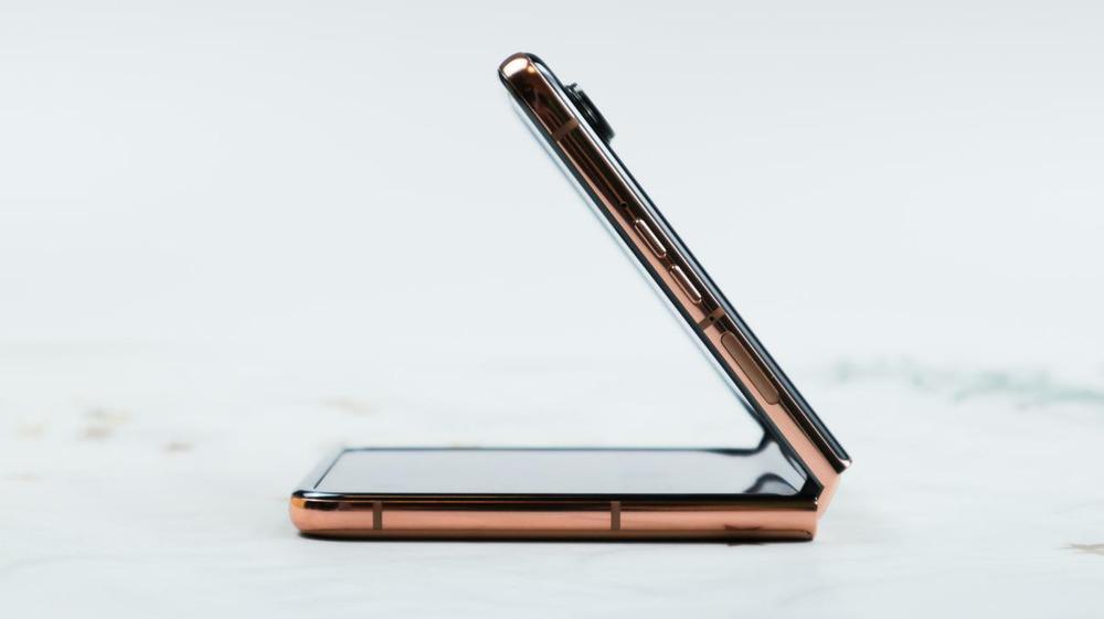 AI加持,全新折疊體驗:moto razr 50 Ultra AI元啟評測