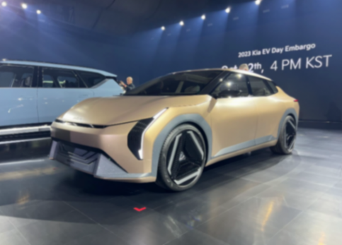 定位跨界風/緊湊車型 起亞EV4諜照曝光