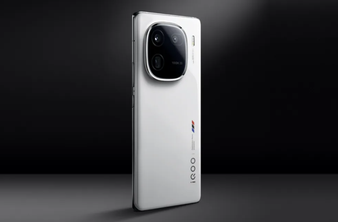 iQOO 13 曝光:搭載驍龍8 Gen4 處理器,超聲波指紋