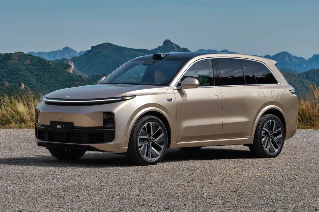 雙車對比,增程的零跑C16,是理想L8平替嗎?