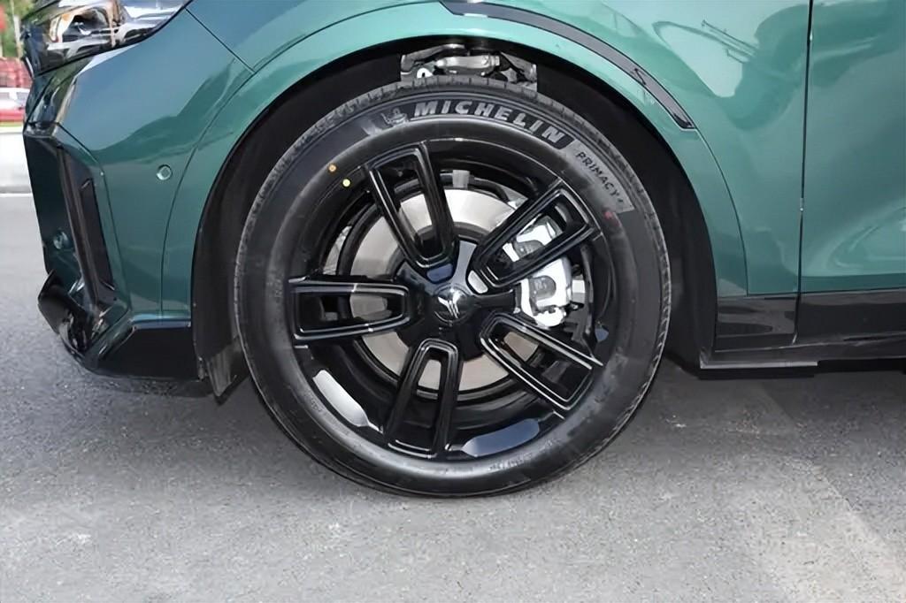起售價(jià)22.89萬(wàn),定位中大型SUV,嵐圖FREE 318怎么樣?