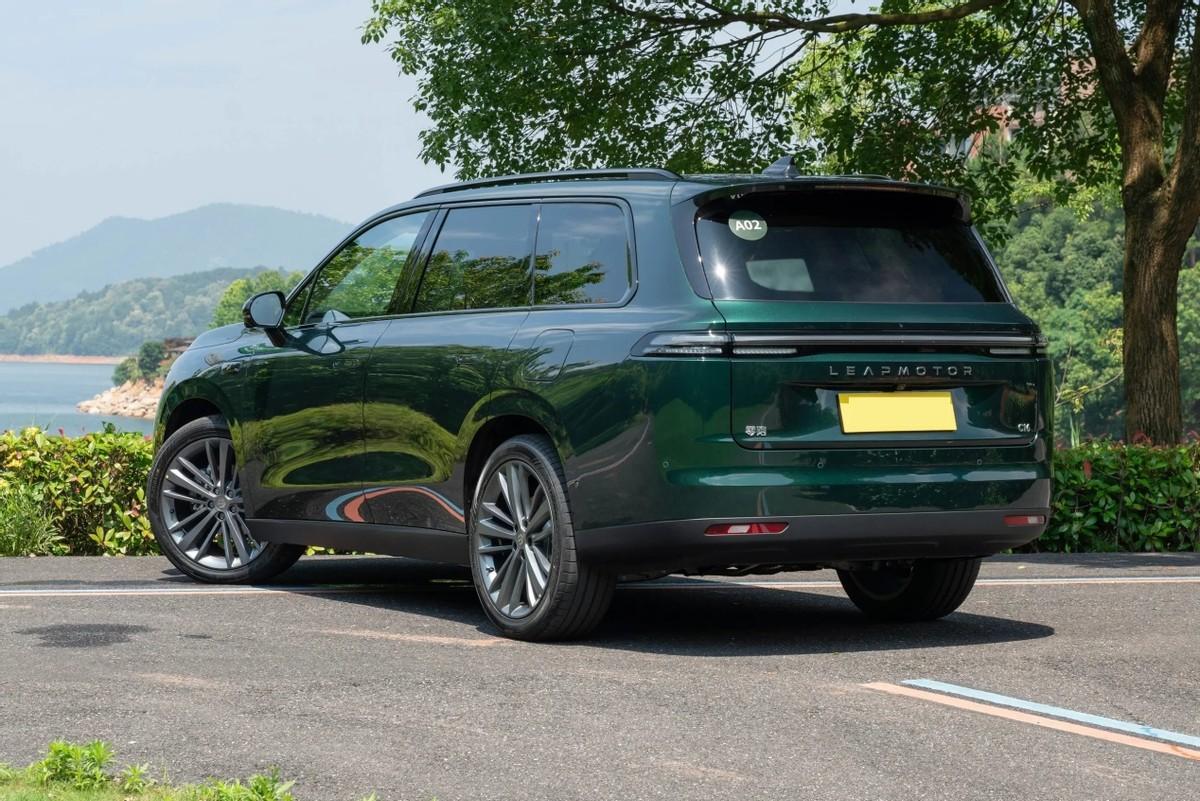 頂配不到20萬的中大型SUV,配吸頂屏+800V平臺,零跑C16能火嗎?