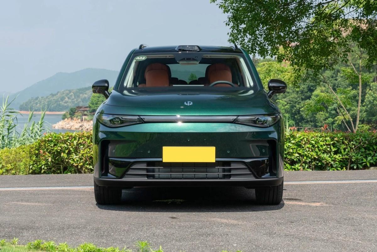 頂配不到20萬的中大型SUV,配吸頂屏+800V平臺,零跑C16能火嗎?