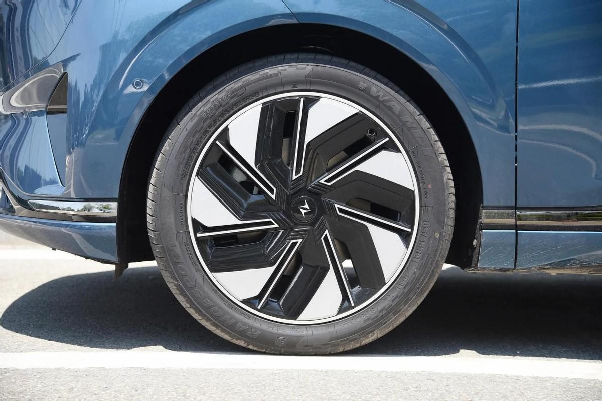 敲重點(diǎn)!中大型電動(dòng)SUV、6座、18.86萬(wàn),東風(fēng)奕派eπ008了解下