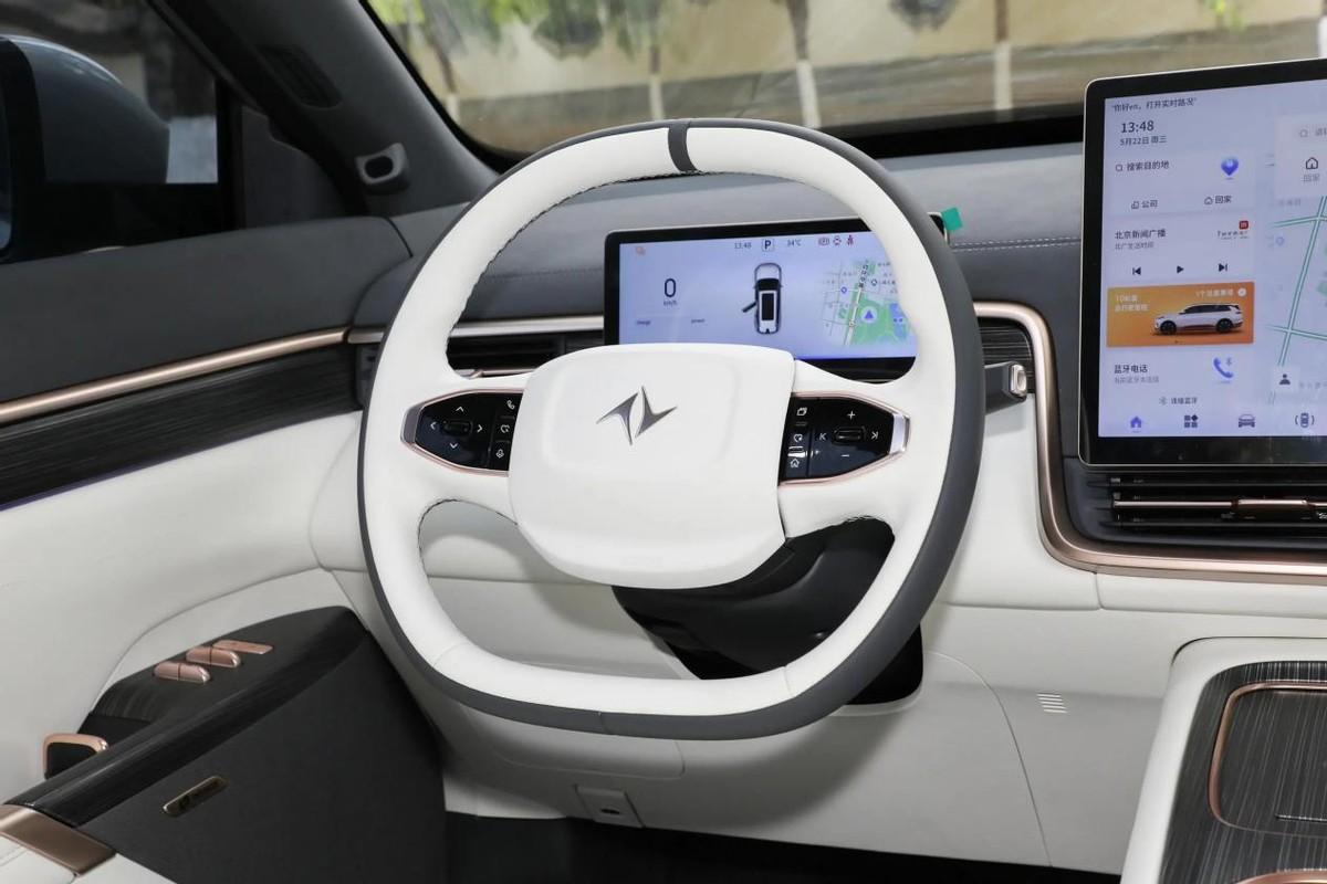 敲重點(diǎn)!中大型電動(dòng)SUV、6座、18.86萬(wàn),東風(fēng)奕派eπ008了解下