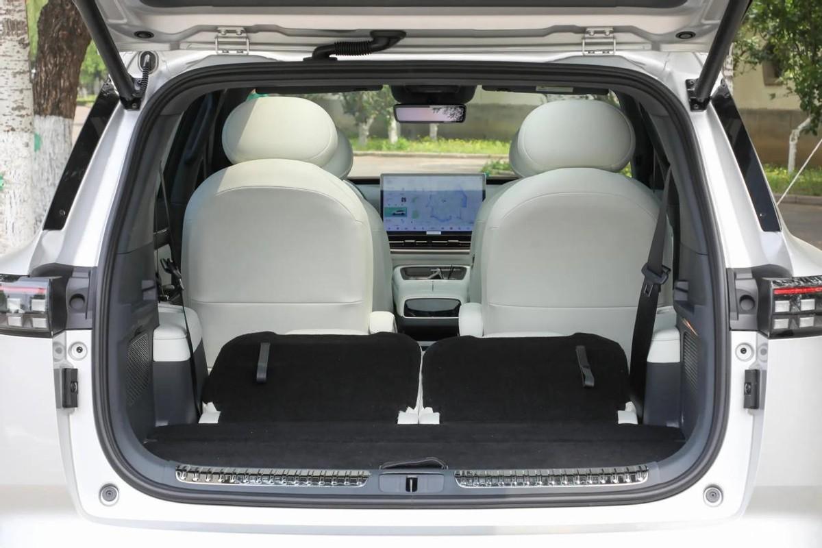 敲重點(diǎn)!中大型電動(dòng)SUV、6座、18.86萬(wàn),東風(fēng)奕派eπ008了解下