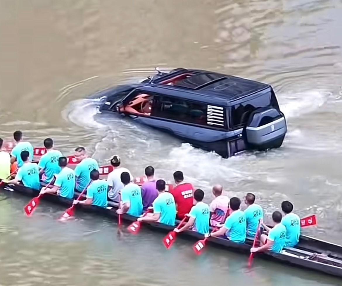 起猛了!“迪王”仰望U8和龍舟齊下水,車圈“游泳健將”名不虛傳