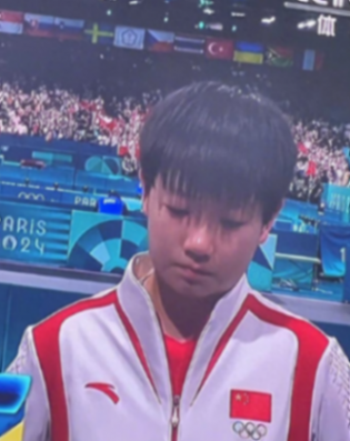 孫穎莎演我看到熟人穿正裝