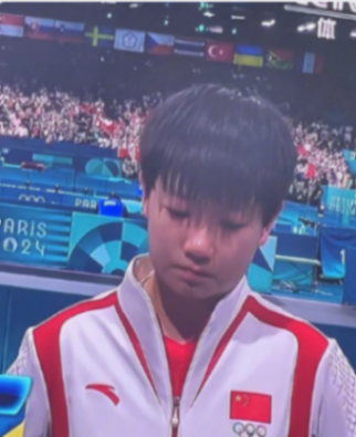 孫穎莎演我看到熟人穿正裝