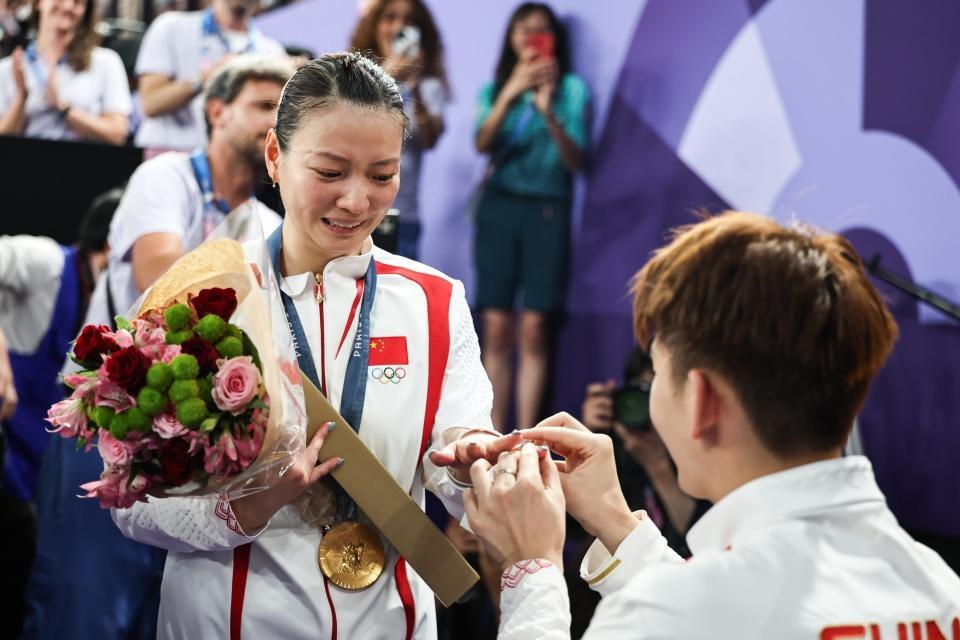 黃雅瓊搭檔鄭思維圍觀求婚被攔