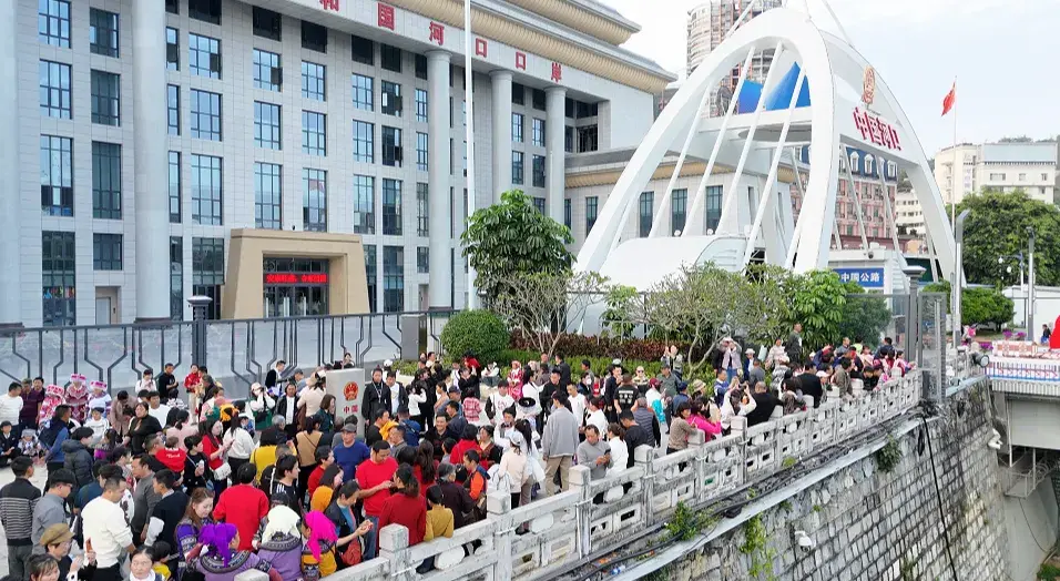 中越跨境旅游持續(xù)火熱
