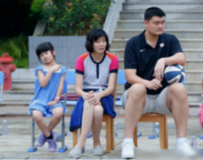 姚明女兒已高過1米9的葉莉