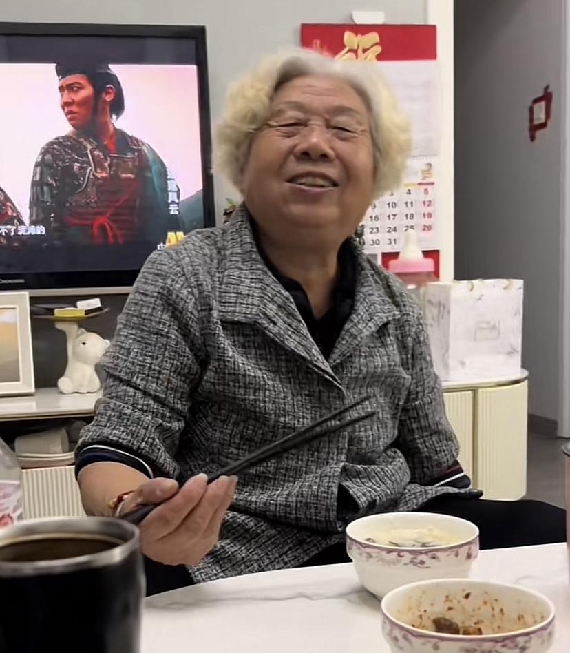 奶奶花88元參團1日游100元買保溫杯