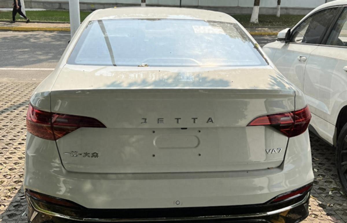 平替版速騰實車現(xiàn)身,能干得贏國產(chǎn)A級轎車么?