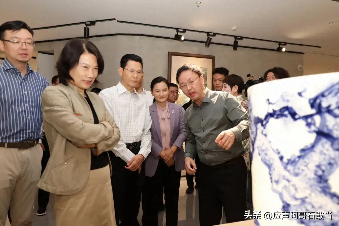 格力董事長董明珠打卡體驗景德鎮(zhèn)珠山區(qū)陶源谷·三寶