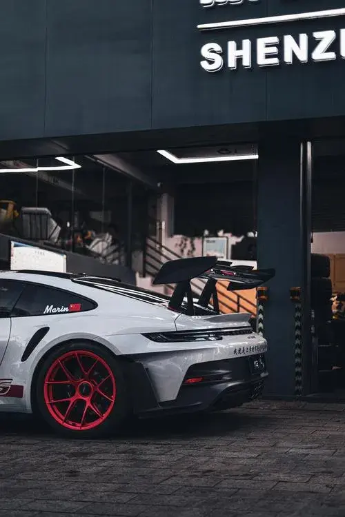 保時(shí)捷 911 GT3 跑車的詳細(xì)配置參數(shù)