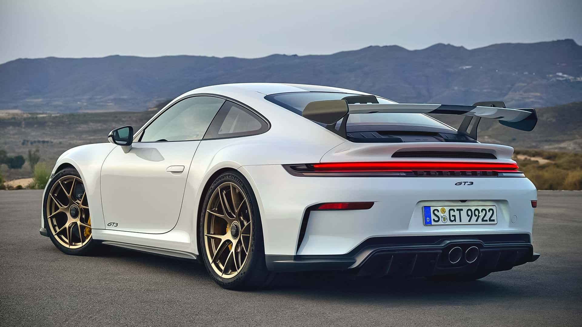 準(zhǔn)賽車級公路跑車,全新保時捷911 GT3正式發(fā)布