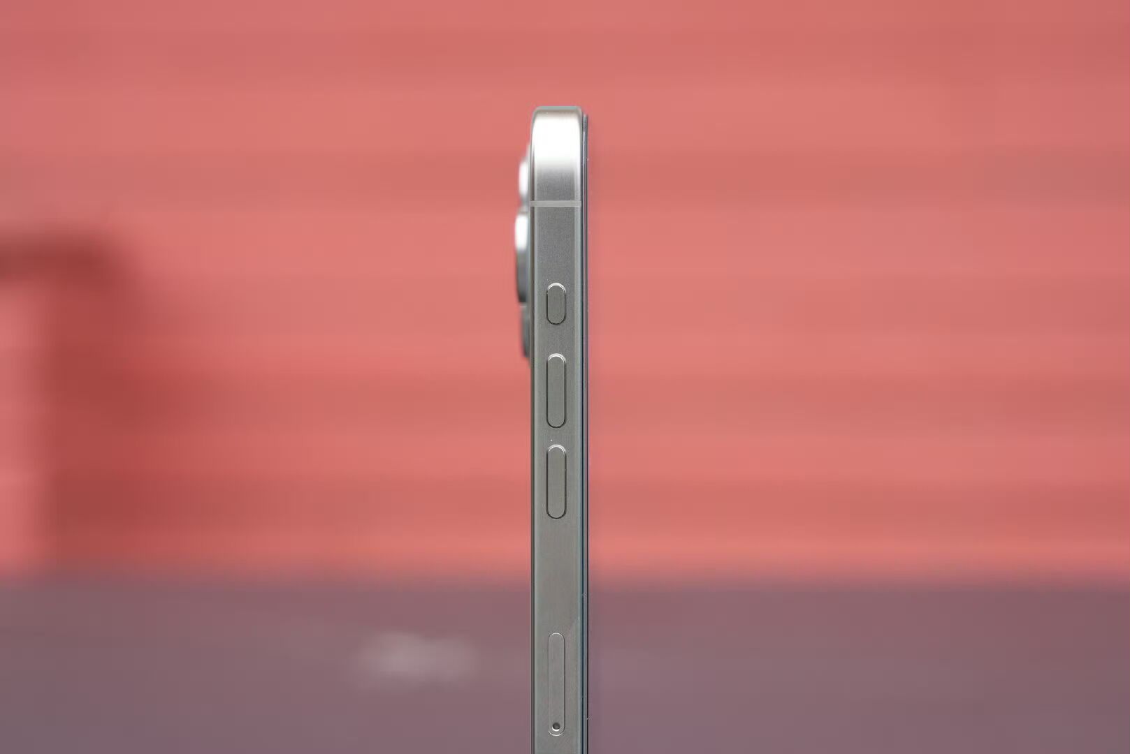 iPhone 16,對(duì)不起了!跌價(jià)1751元的iPhone 15Pro,真的超值了