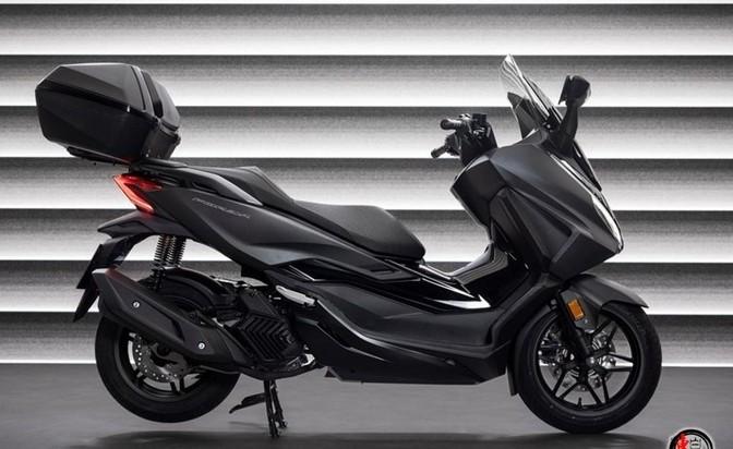 長軸距+全彩儀表,2025款本田FORZA125配置升級,鋼炮級通勤踏板