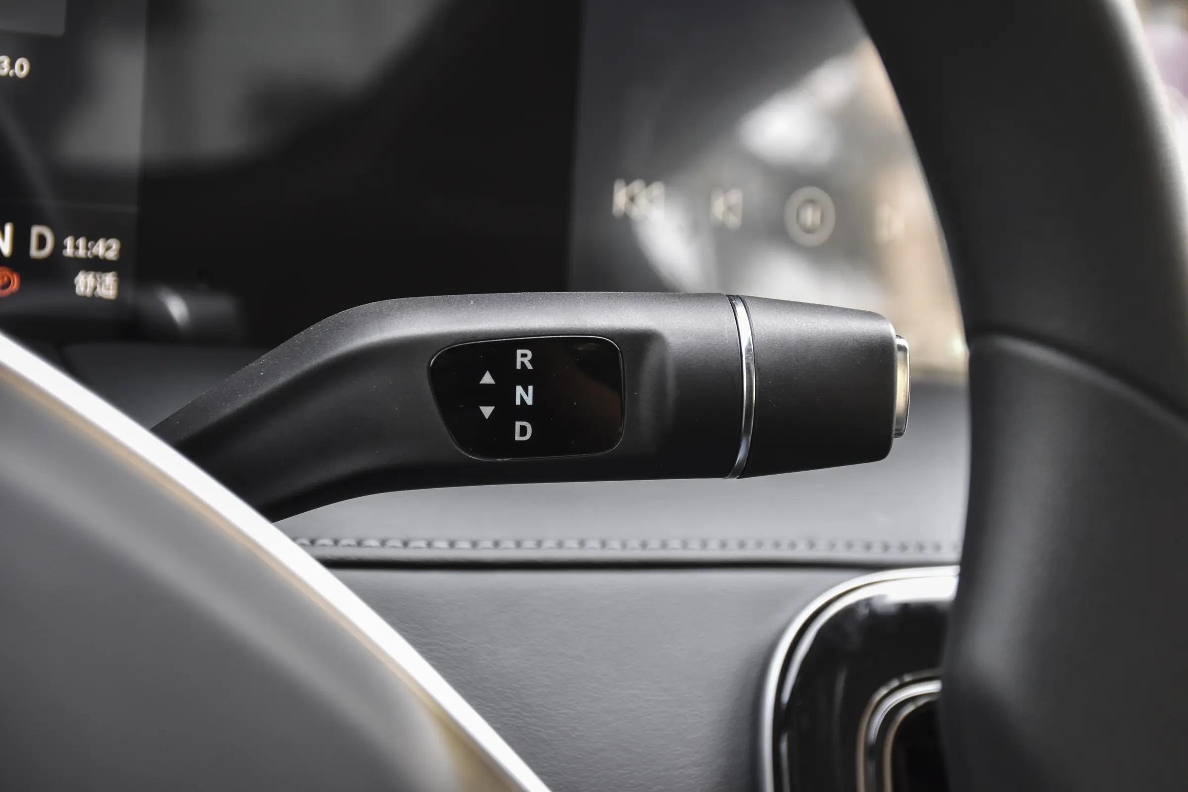 年輕人的第一輛“小跑車”,12.99萬起,零百加速6.9秒,性價比高