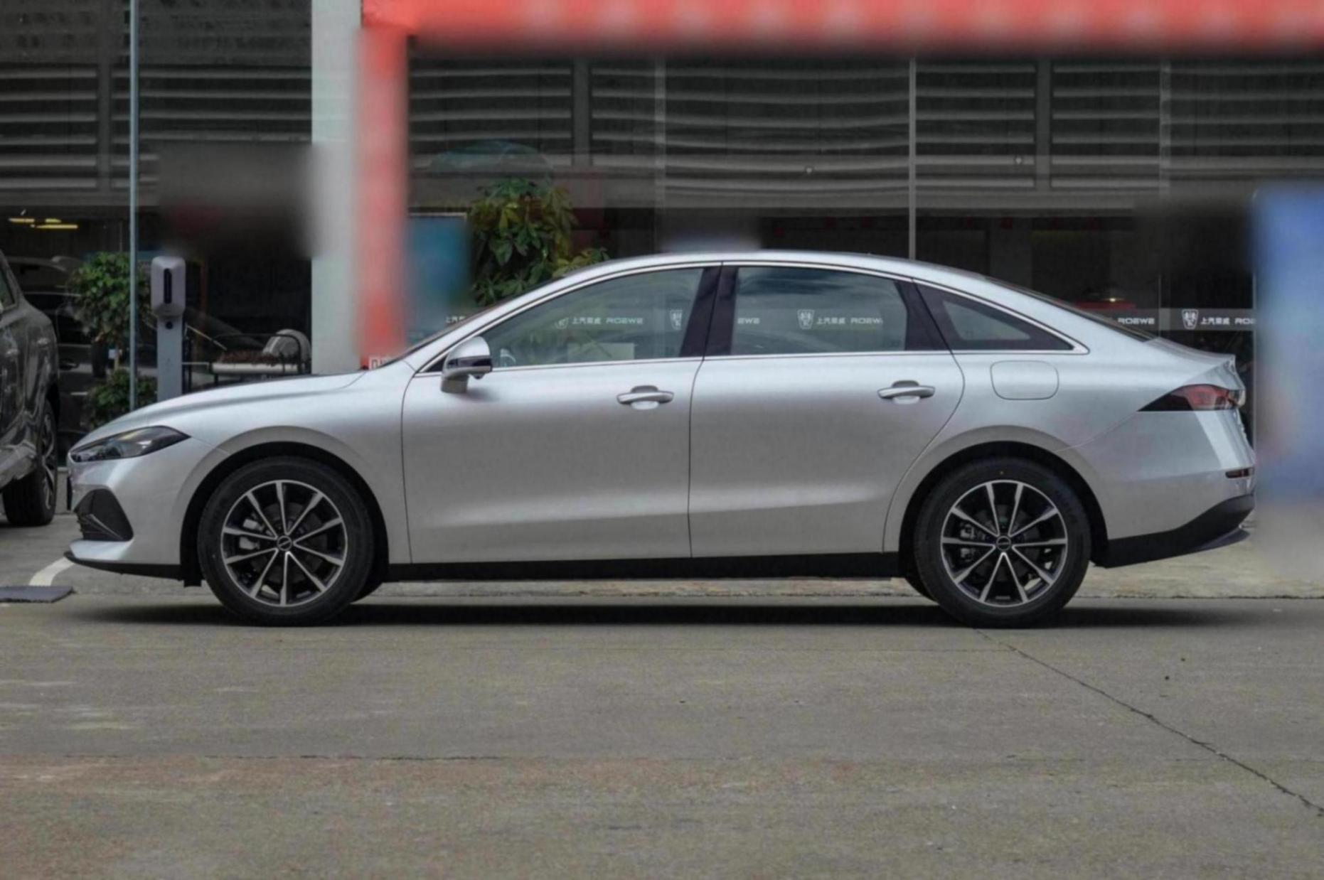 新車搶先看 榮威D7 DMH創(chuàng)杰尼斯世界記錄 實測續(xù)航2208km 2.29L/100km