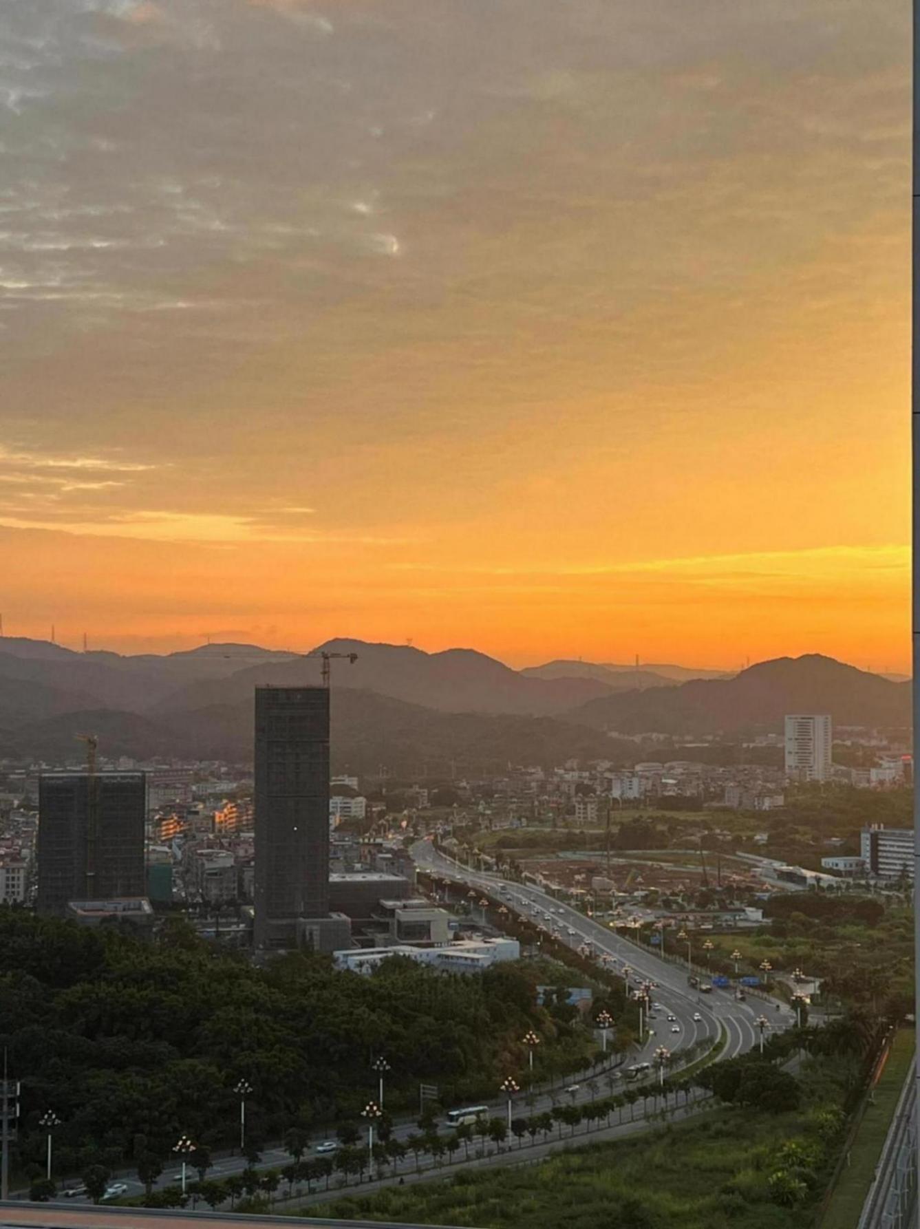 以后房產市場多級分化,富人住別墅,普通人住高層,窮人怎么辦?